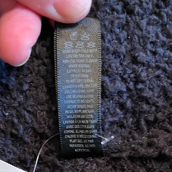 NWT SKIMS Cozy Knit Bouclé Shorts in Onyx L/XL - Picture 7 of 7